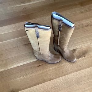 UGG Healed Boots - NWT (W Soleil)